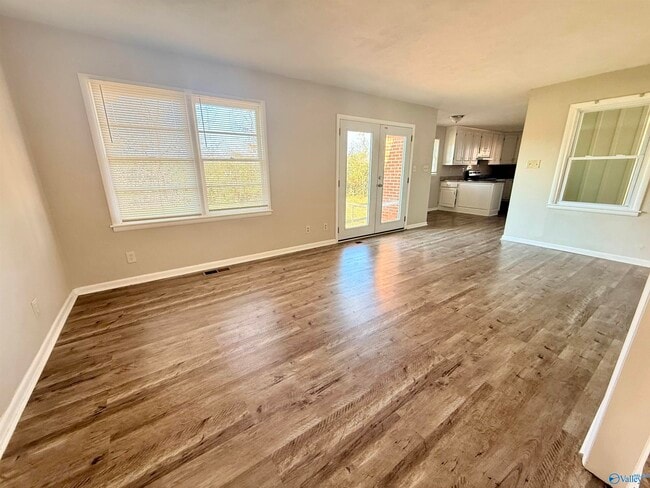 Foto del edificio - 1576 Hobbs Island Rd SE