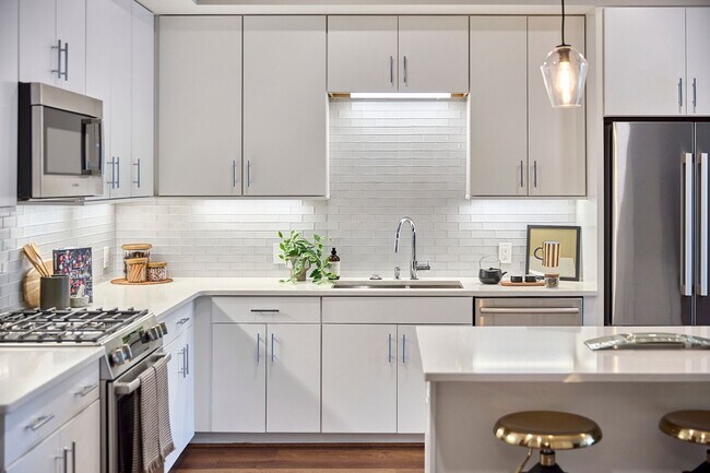 Foto del edificio - Condo in the Heart of Downtown Durham | Private Terrace + Amenities