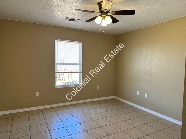 Building Photo - Modern and spacious 2 bedroom 2 bathroom a...