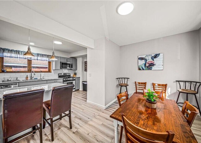 Foto del edificio - 3520 Idlewood Dr
