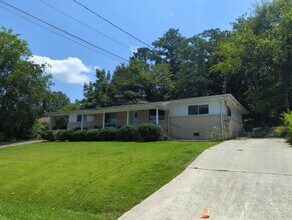 Building Photo - 124 Callan Dr