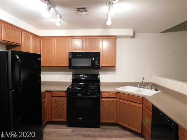 Building Photo - 9303 Gilcrease Ave