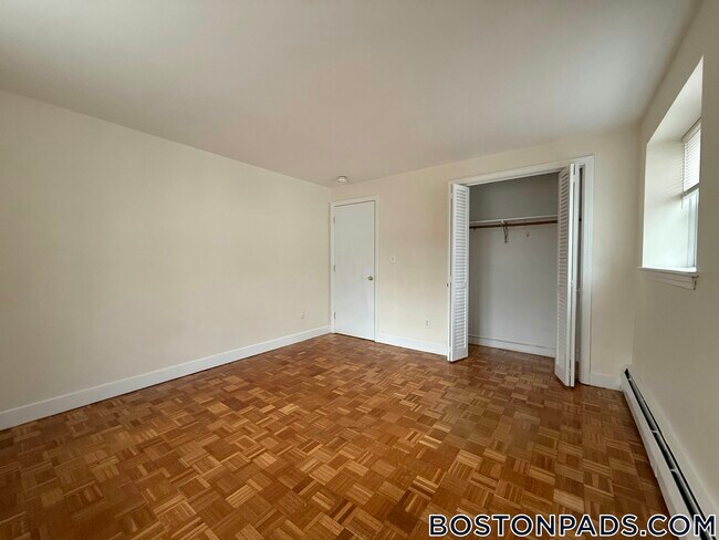 Foto del edificio - 32 Worthen Rd