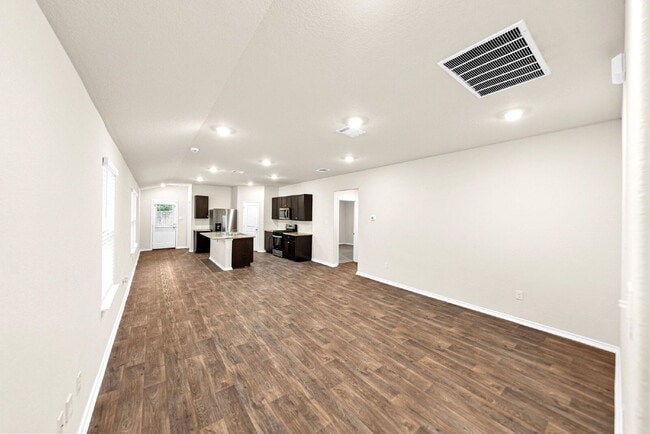 Foto del edificio - 2 Weeks FREE RENT with 12 Month Lease. 1 Month FREE with 18 Month Lease