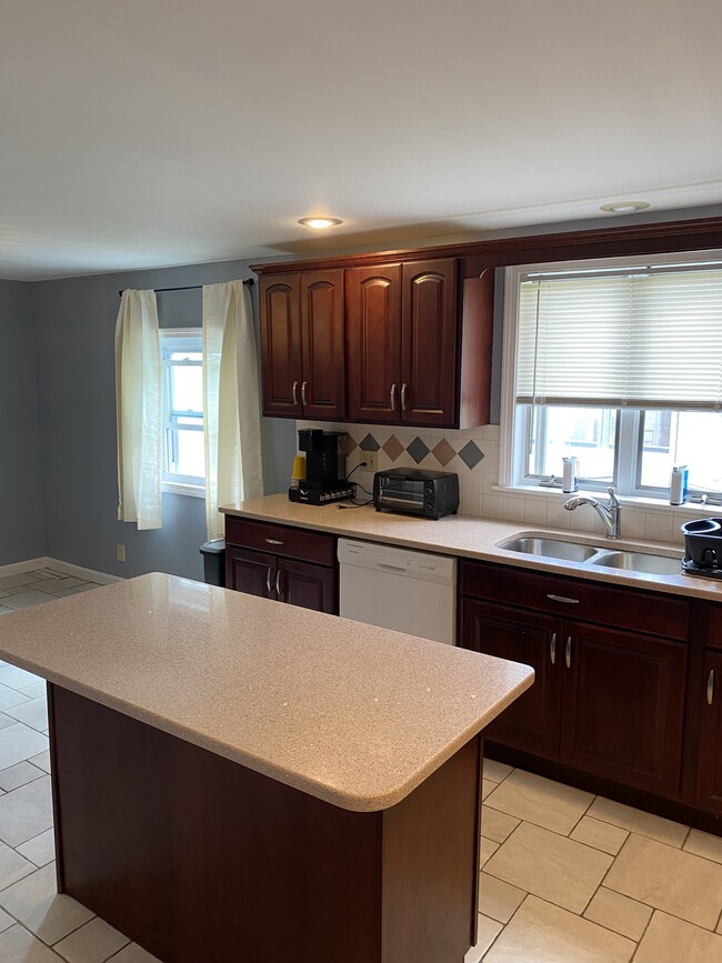 Building Photo - 480 Merrimack St