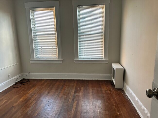 Foto del edificio - 375 Madison Ave