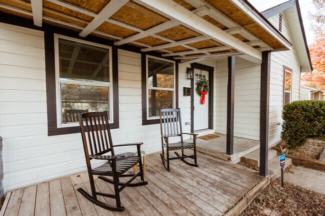 Building Photo - 3836 Leland Ave