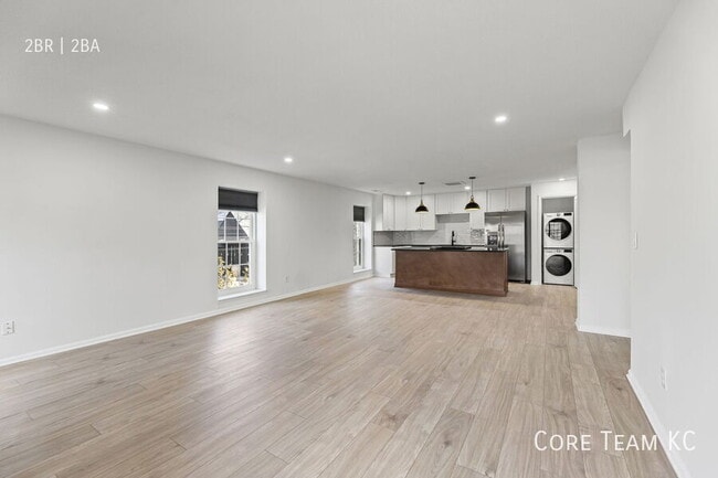Building Photo - 2900 W 53rd St