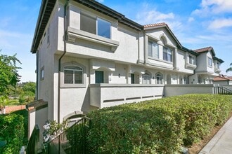 Building Photo - 30902 Club House Dr