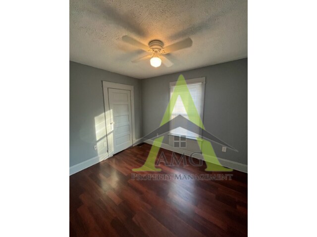 Foto del edificio - 260 S Emerson Ave