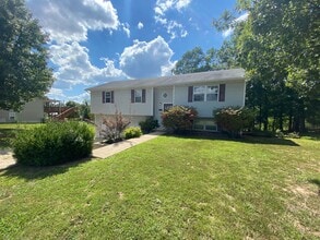 Building Photo - 15350 Top Dr