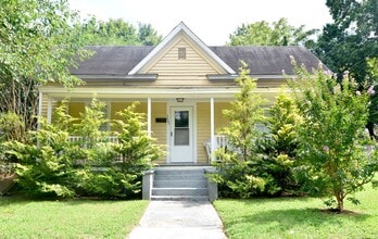 Building Photo - 2207 Roberts St