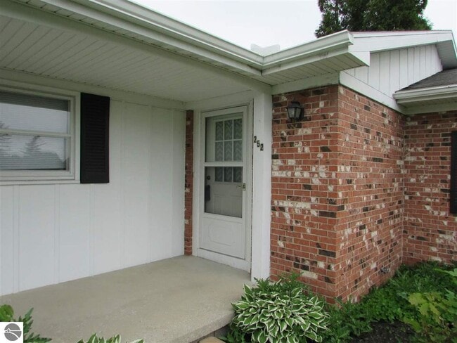 Building Photo - 252 N Frost Dr