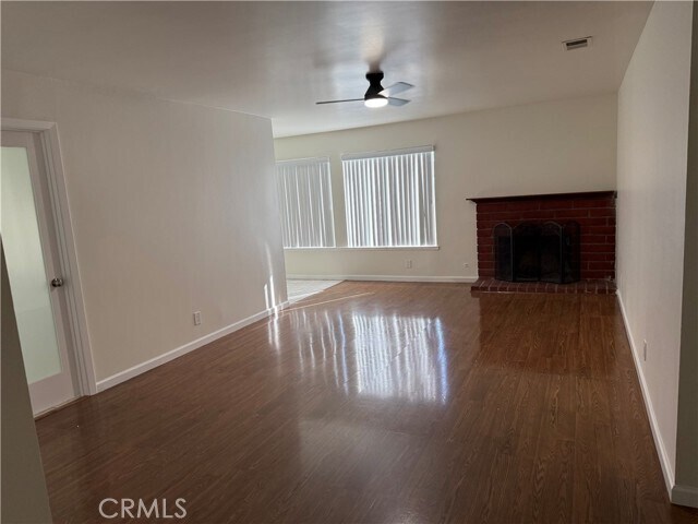 Foto del edificio - 1528 E Raymond St