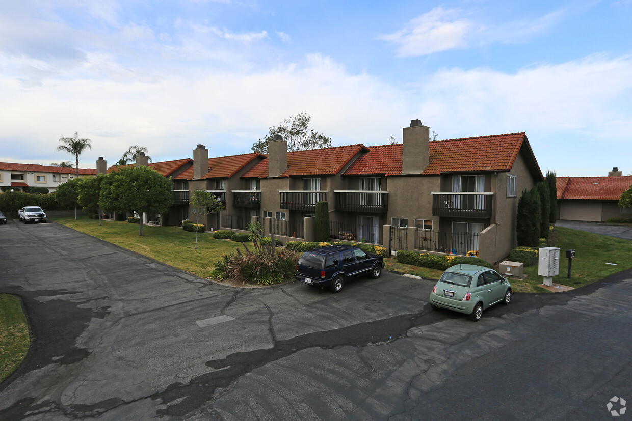 Primary Photo - Casa Del Cielo Apartments