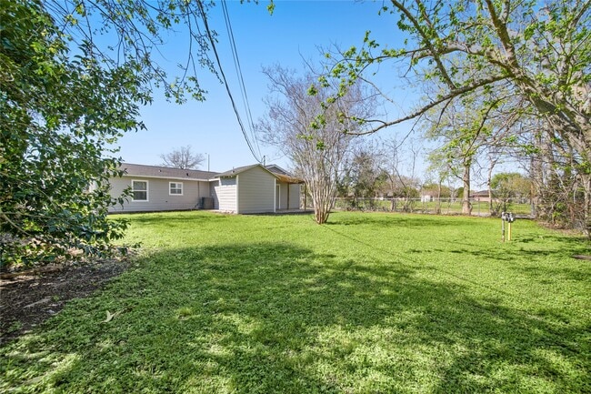 Foto del edificio - 2942 Knotty Oaks Trail