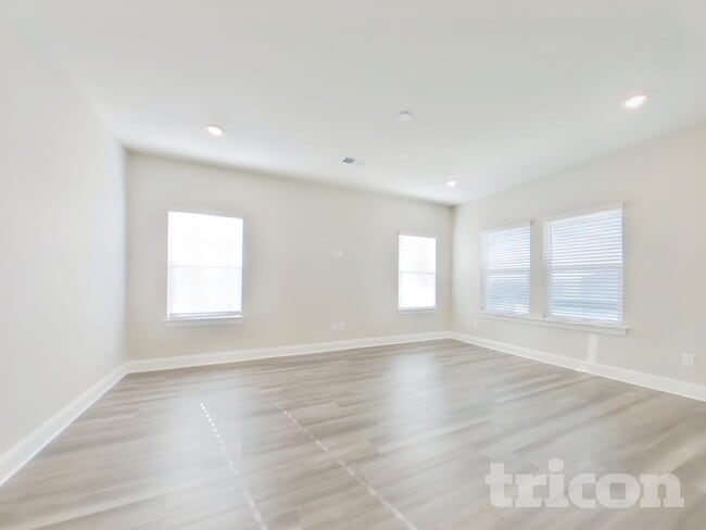 Building Photo - 1245 Dutch peak