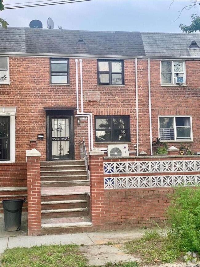 Building Photo - 150-28 76th Rd