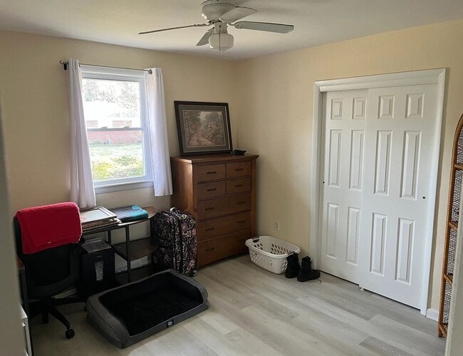 Building Photo - Beautifully renovated 3-bedroom, 2-bath home