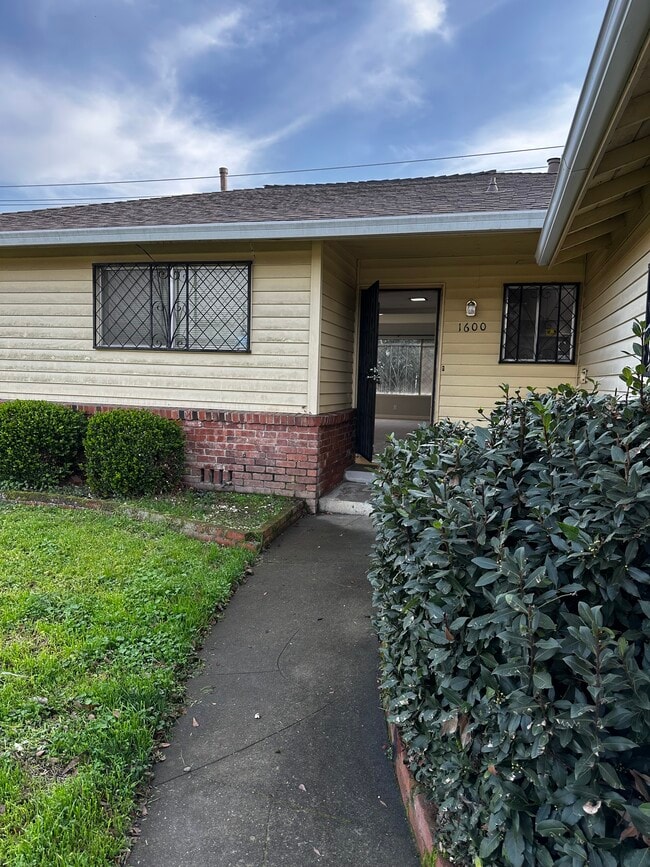 Photo - 1600 60th Ave House