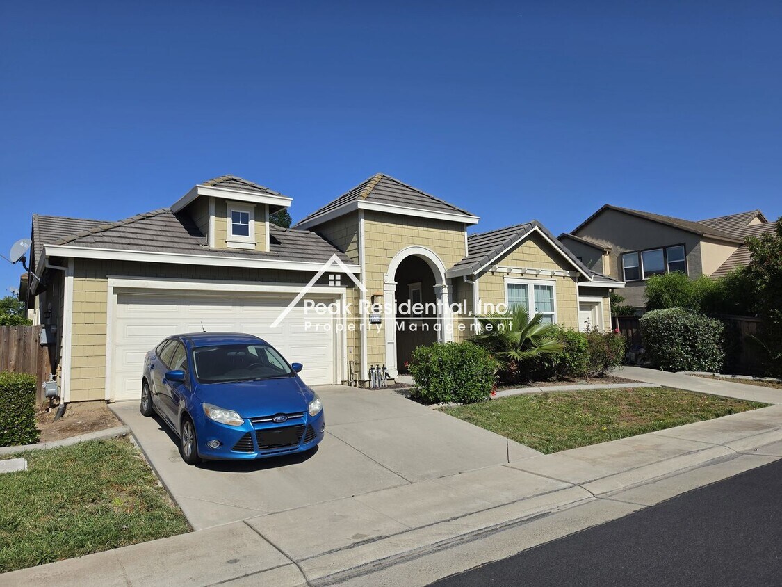 Foto del edificio - Charming 4 bedroom 2 bathroom home in Elk Grove!