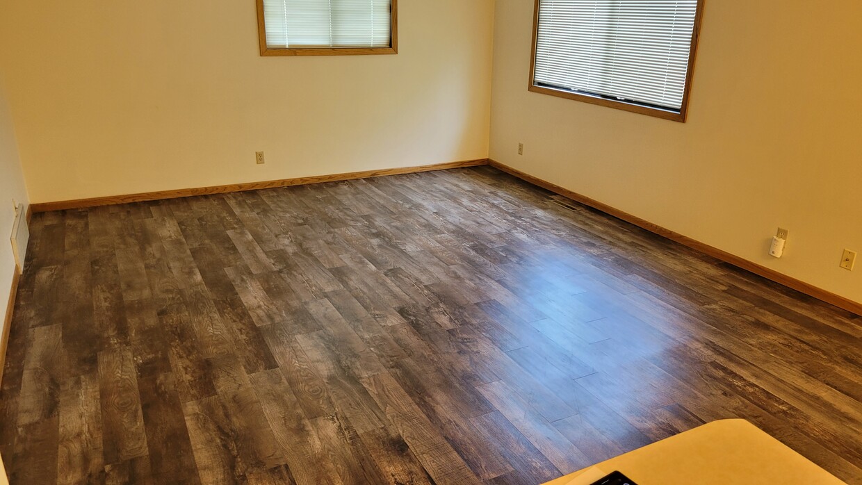 Living Room - 606 Walden Ct