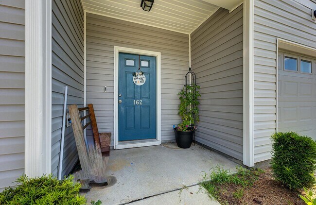 Building Photo - 162 Buchanan Cir