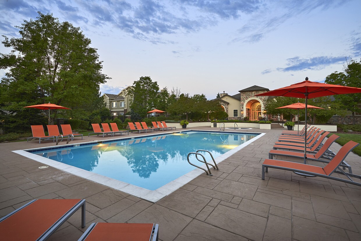 Legend Oaks Apartments at 1250 S Dayton Ct Denver, CO