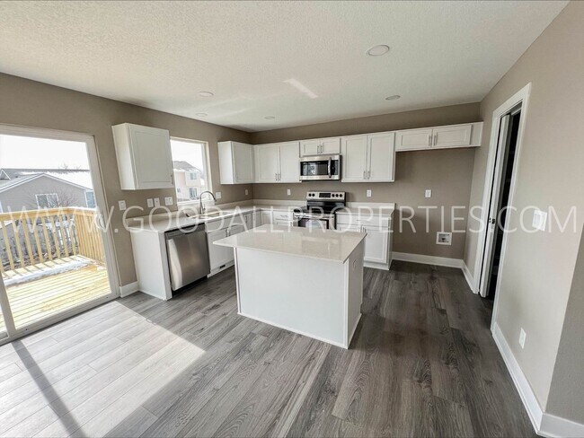 Building Photo - 4 Bedroom 3 Bath two story home in Waukee.