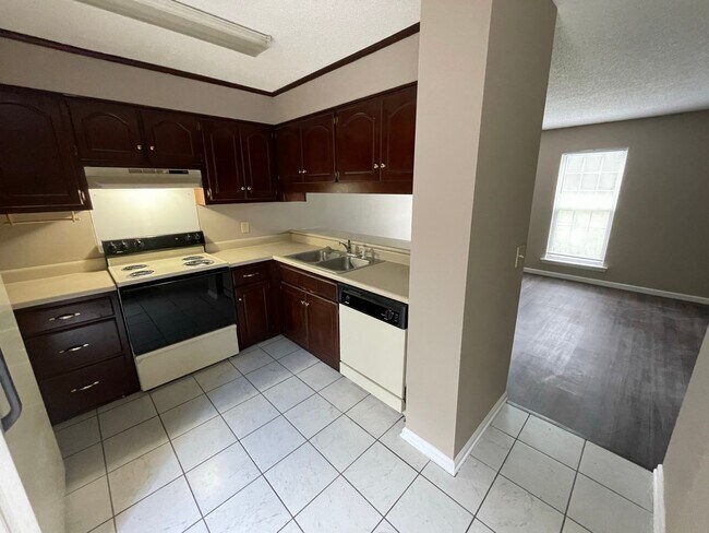 Foto del edificio - 345 East Main St. #2