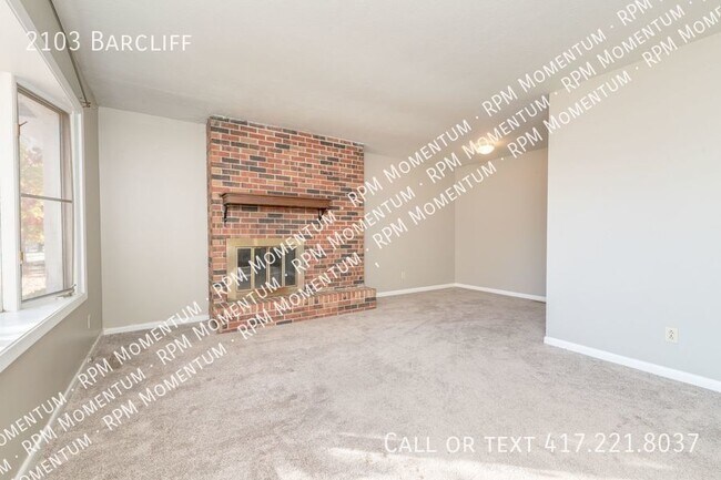 Foto del edificio - CUTE 2 BEDROOM / 2 BATH DUPLEX IN GLENDALE...