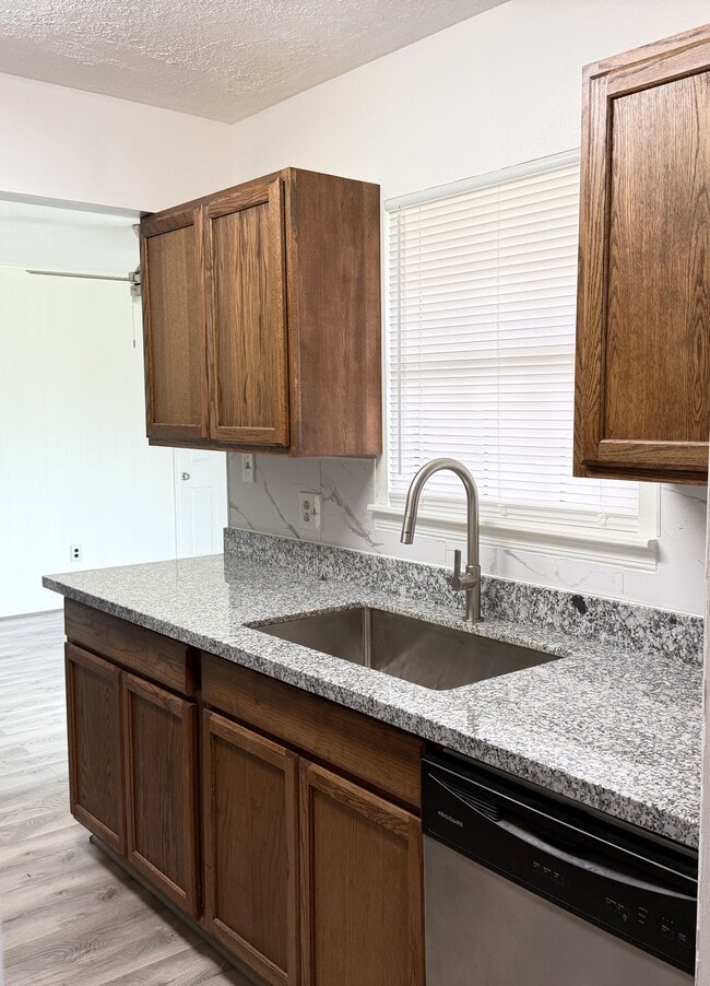 Kitchen - 2208 Angus St