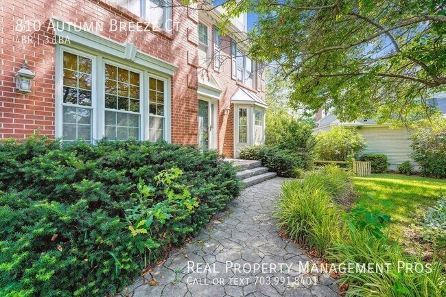 Foto del edificio - 810 Autumn Breeze Ct