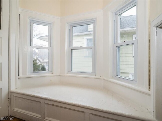 Foto del edificio - 14 Ravine Ave