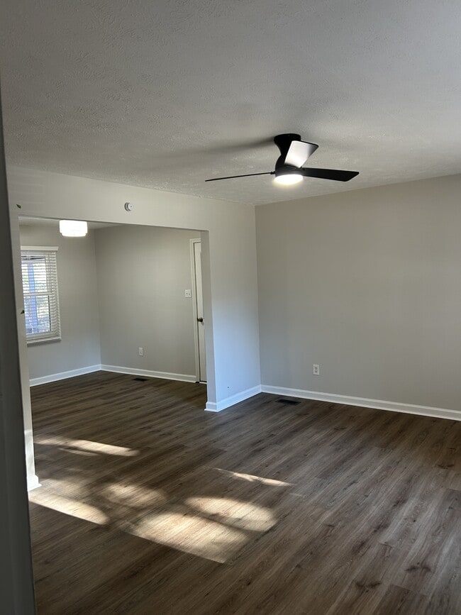 Building Photo - 702 62nd Ave N