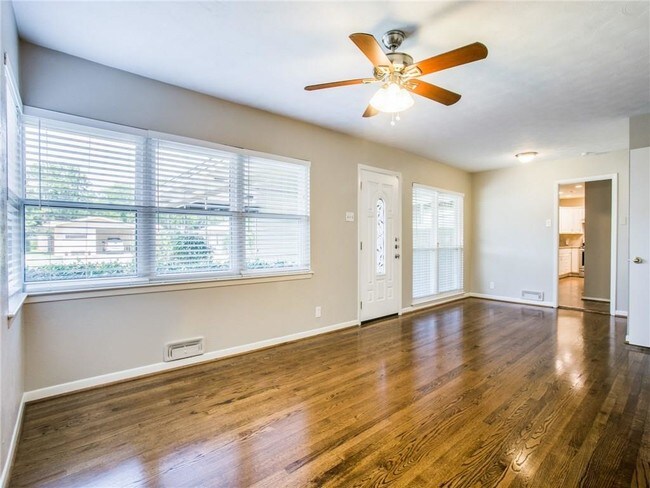 Building Photo - 7302 Wake Forrest Dr