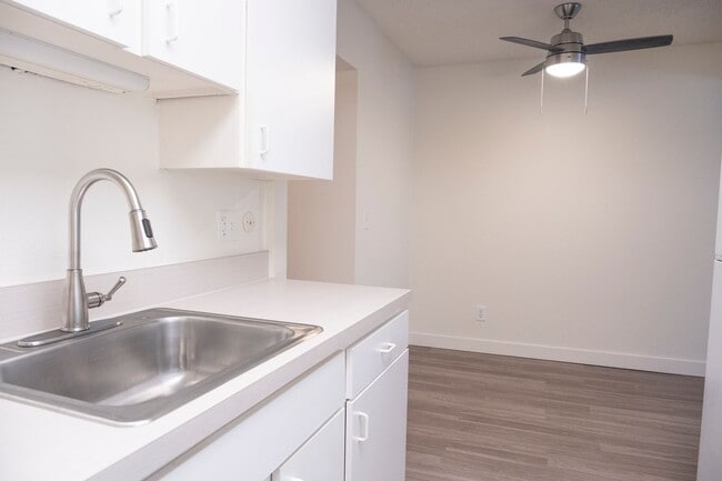 Interior Photo - Crown Royal Apartments