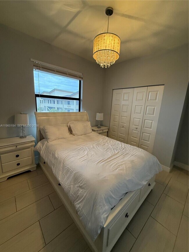 Foto del edificio - 7815 NW 104th Ave