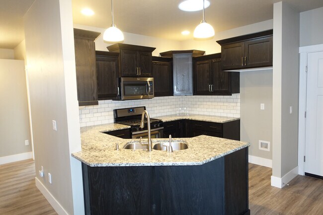 Foto del edificio - 3-Bedroom Home in Very Private Quiet Setting