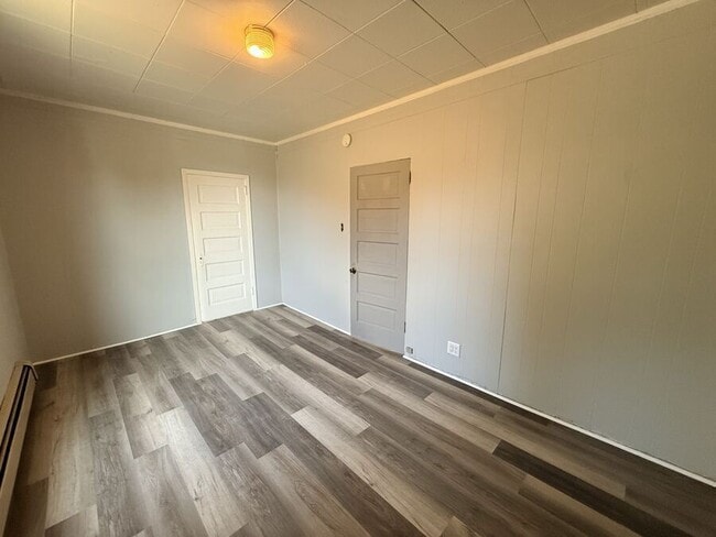 Building Photo - 1204 Kenwood Ave