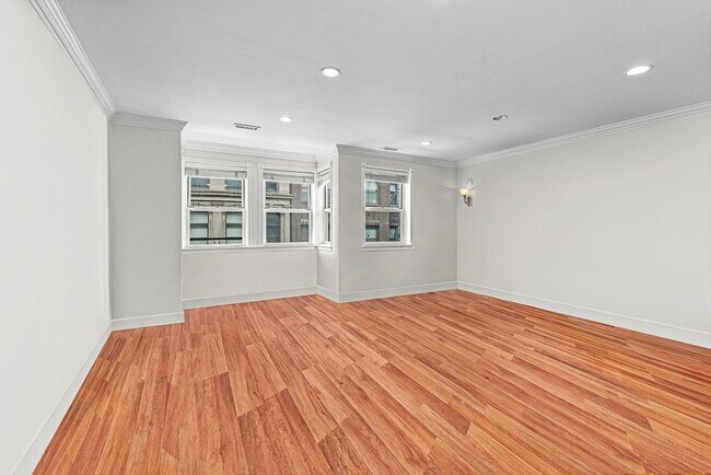 Foto del edificio - 376 Commercial Street