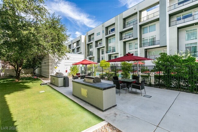 Foto del edificio - 2775 W Pebble Rd
