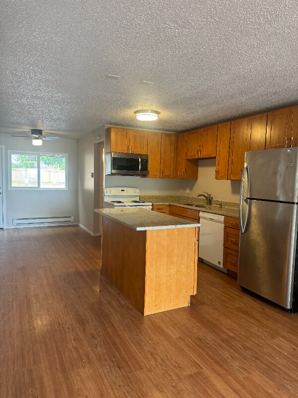 Photo - 308 Summit Ave N