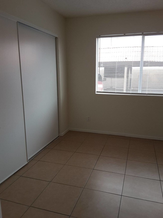 Building Photo - 2928 E Siki Ct