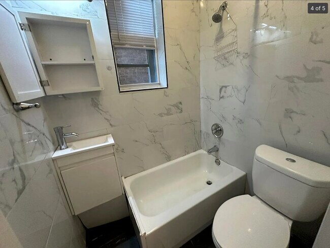 Foto del edificio - 66 Wallis Ave