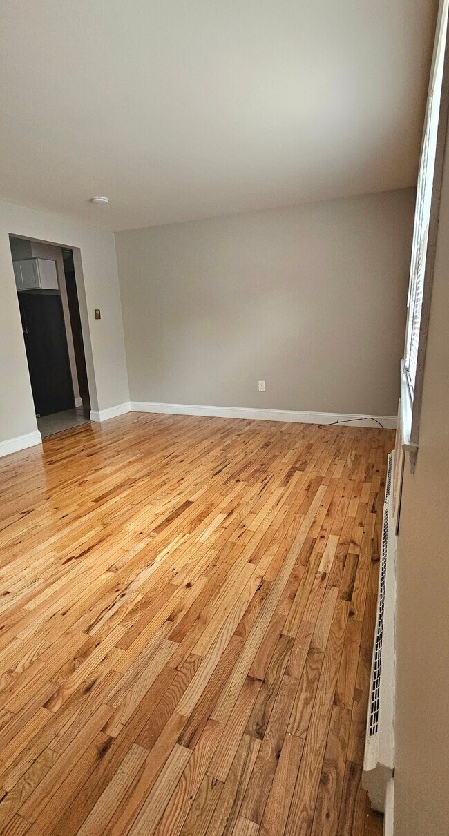 Foto del edificio - 148 Bradford Ave