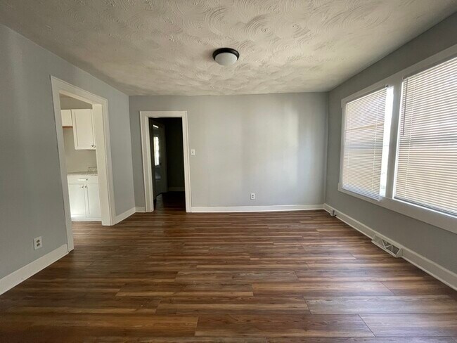 Foto del edificio - Westside 2 Bed/ 1 Bath