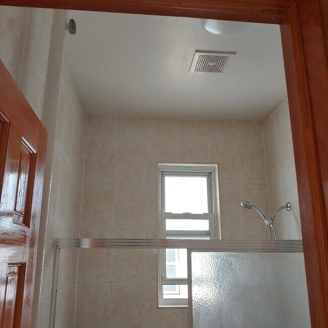 Foto del edificio - 1649 Dahill Rd