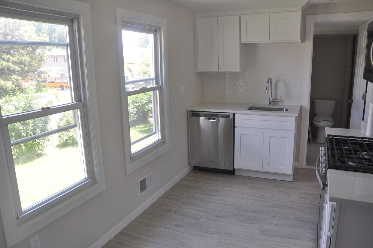 Kitchen - 138 Grove St
