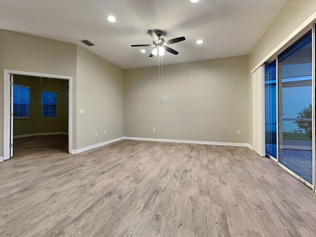 Foto del edificio - 3408 Woodland Fern Dr